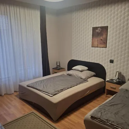 Velvet * Hegyeshalom