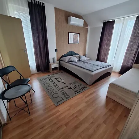 Velvet Motel Hegyeshalom