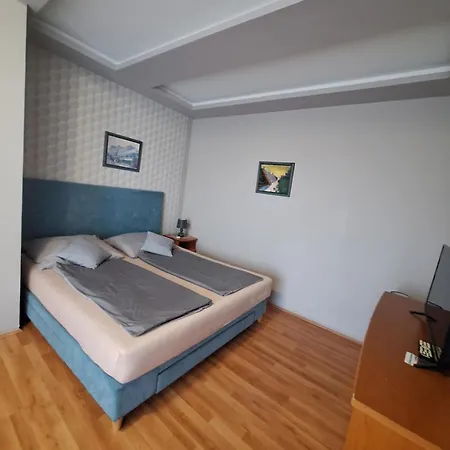 Velvet Motel *