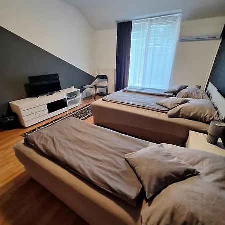 Velvet Motel Hegyeshalom