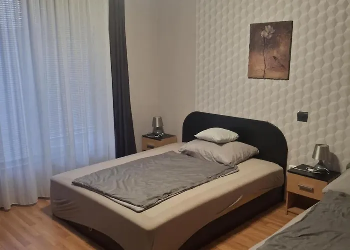 Velvet * Hegyeshalom