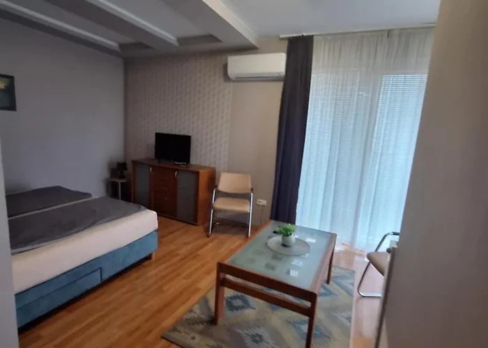 Velvet * Hegyeshalom